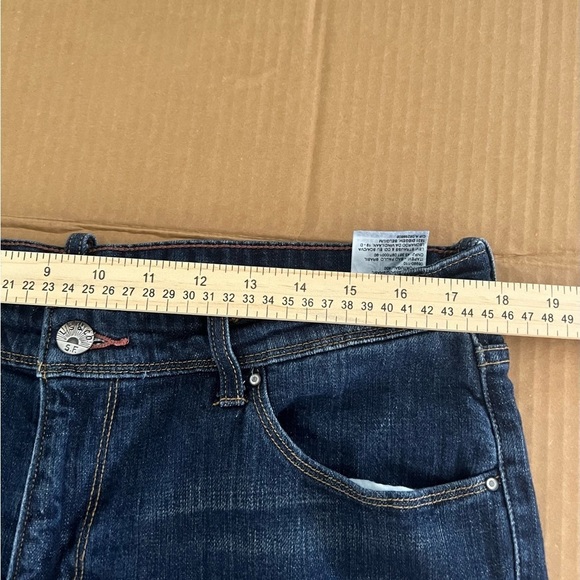 LEVIS BOYFRIEND FIT JEANS SZ 32 WOMENS CROP MILD WHISKERING RELAXED FIT - Picture 5 of 7